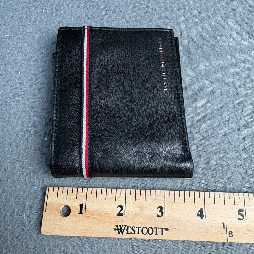 Tommy Hilfiger Mens Black Leather Bifold Wallet Stripe Ribbon ID Window